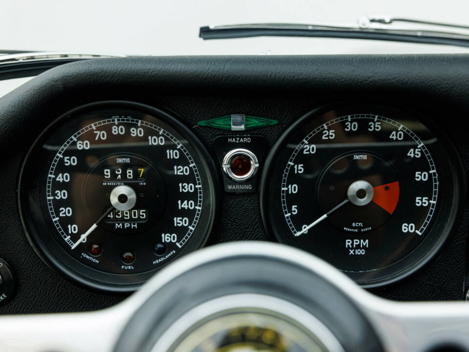 1970 Jaguar E-Type 4.2 Series 2 Roadster - Image 18