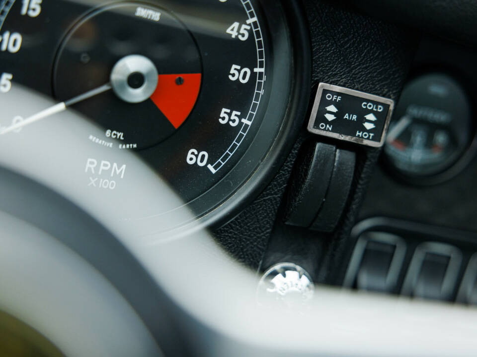 1970 Jaguar E-Type 4.2 Series 2 Roadster - Image 37