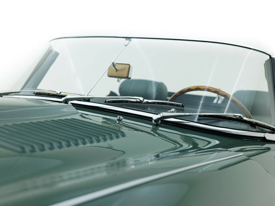 1970 Jaguar E-Type 4.2 Series 2 Roadster - Image 41