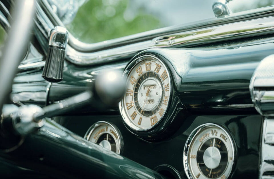 1948 Buick Roadmaster 76C Fisher Body Convertible – Post‑War American Luxury - Image 15