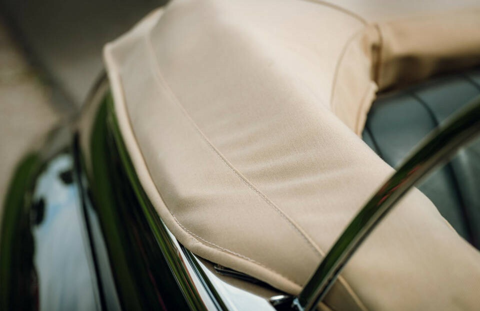 1948 Buick Roadmaster 76C Fisher Body Convertible – Post‑War American Luxury - Image 22