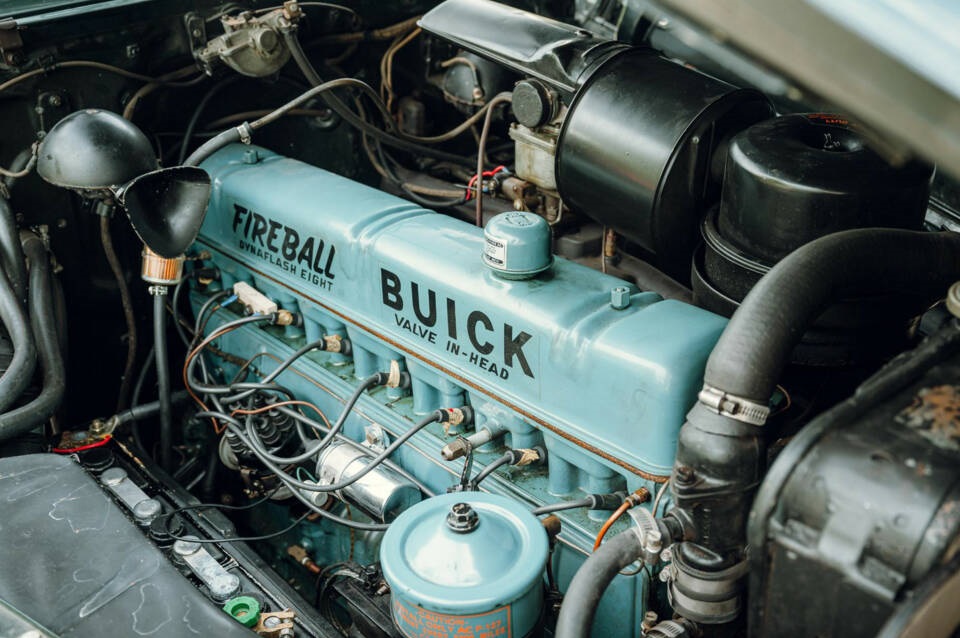 1948 Buick Roadmaster 76C Fisher Body Convertible – Post‑War American Luxury - Image 28