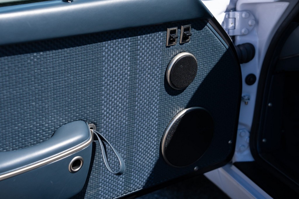 1991 Porsche 911 Carrera 2 Coupe by Singer - Image 122