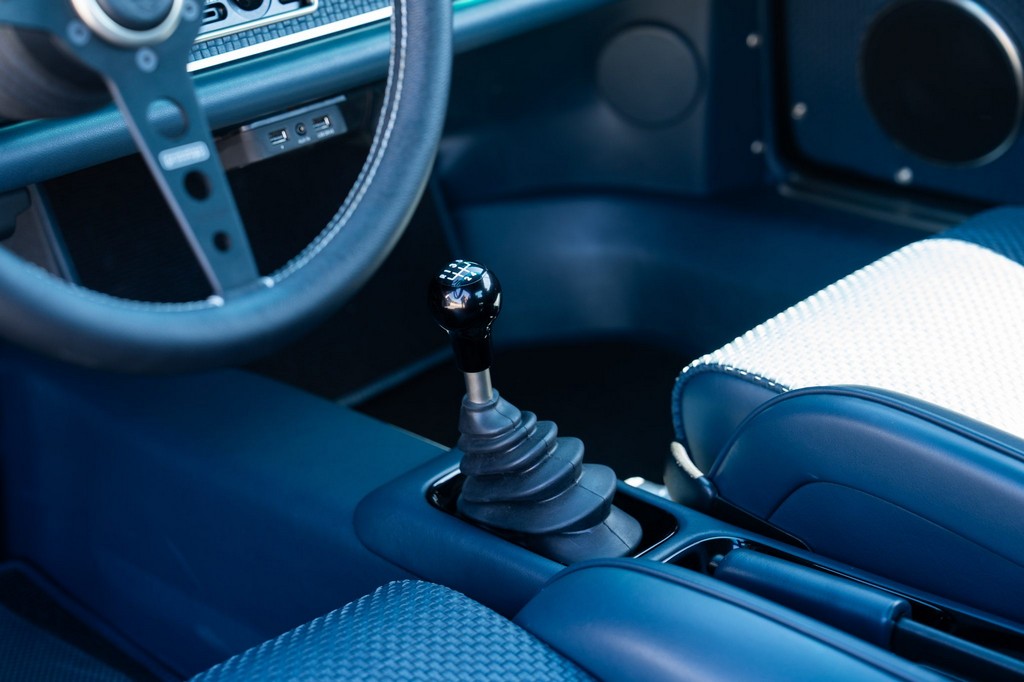 1991 Porsche 911 Carrera 2 Coupe by Singer - Image 157