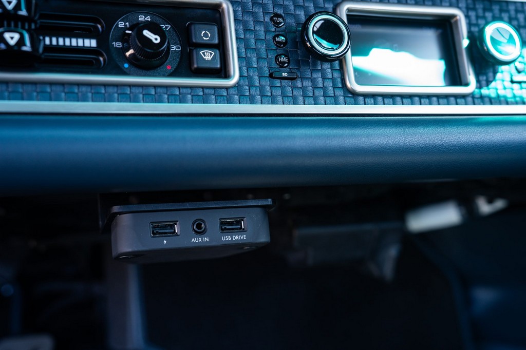 1991 Porsche 911 Carrera 2 Coupe by Singer - Image 169