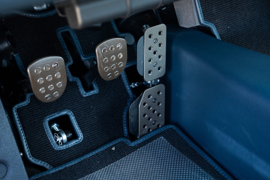 1991 Porsche 911 Carrera 2 Coupe by Singer - Image 172