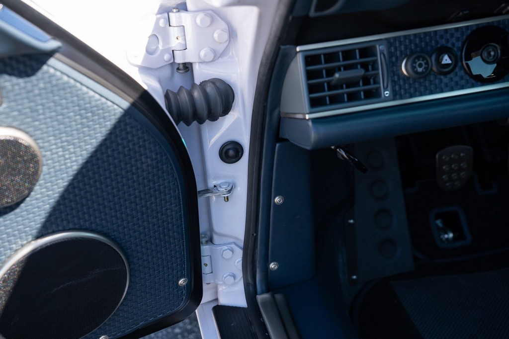 1991 Porsche 911 Carrera 2 Coupe by Singer - Image 176