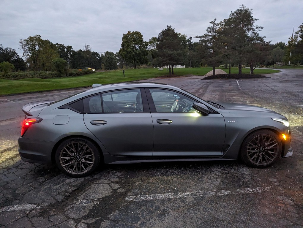 2022 Cadillac CT5-V Blackwing - Image 10