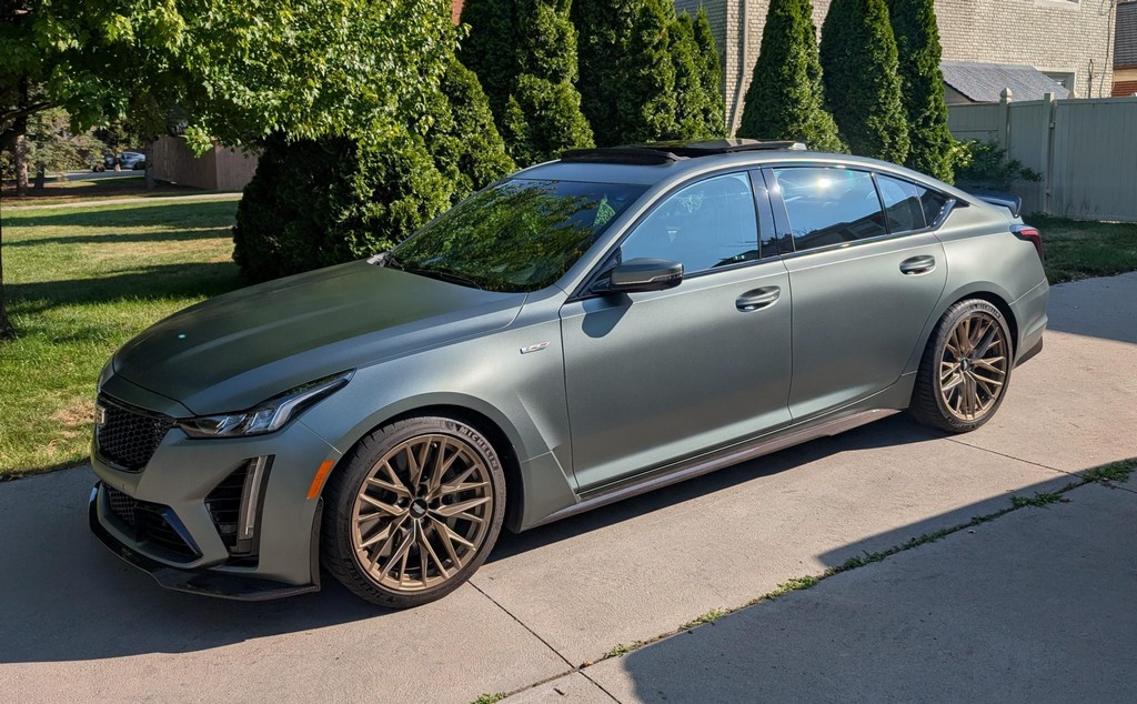 2022 Cadillac CT5-V Blackwing - Image 2