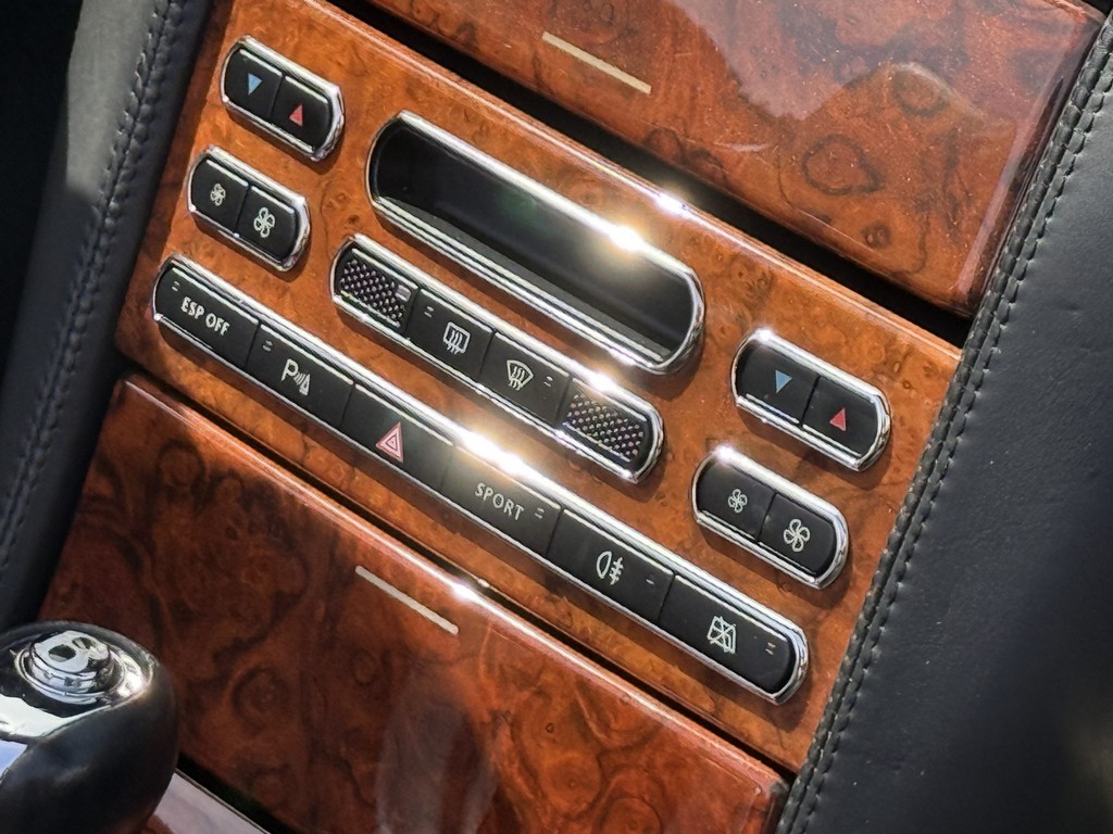 2008 Bentley Azure - Image 73