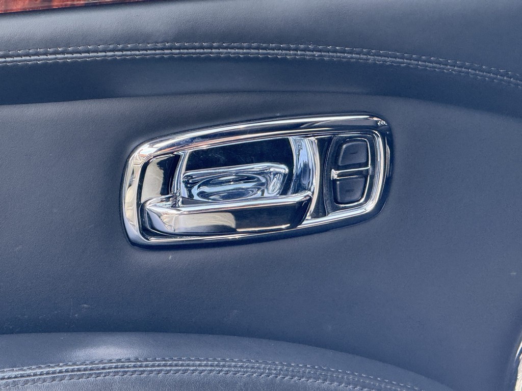 2008 Bentley Azure - Image 75