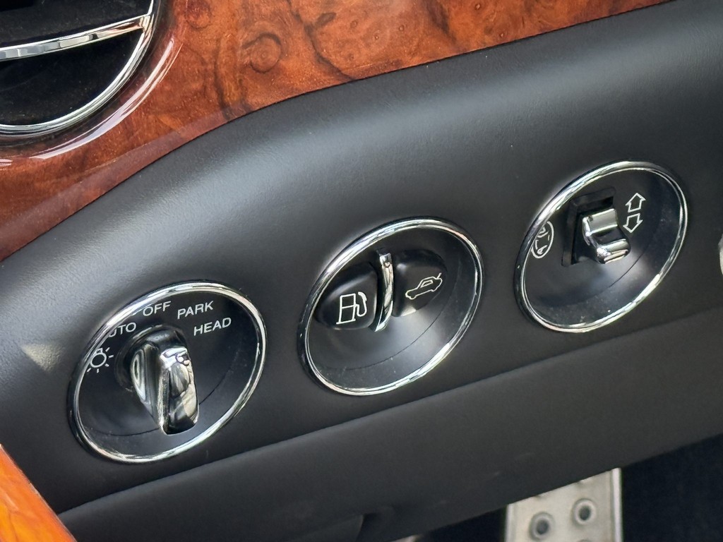 2008 Bentley Azure - Image 80