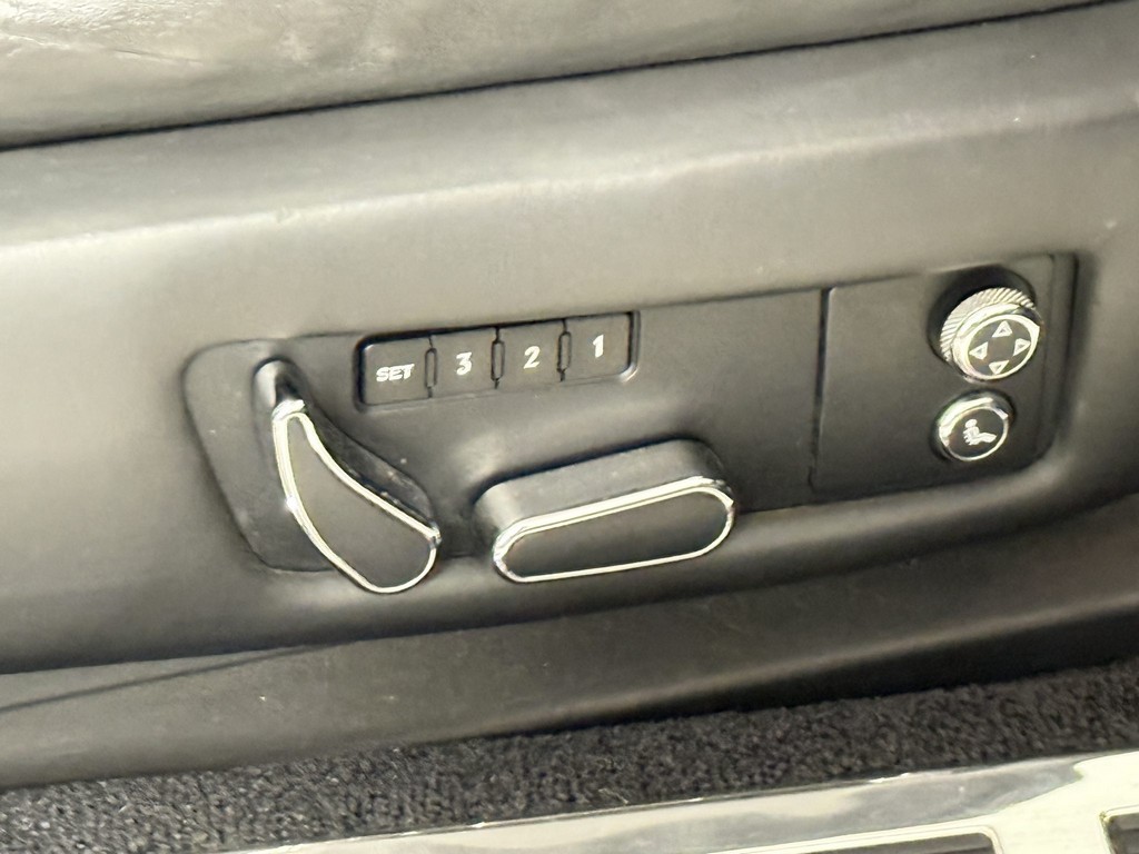 2008 Bentley Azure - Image 144