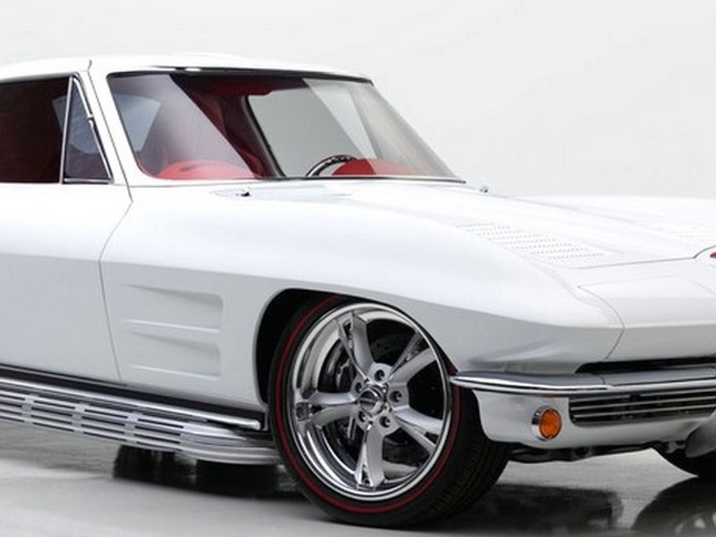 1963 Corvette Custom Split‑Window Coupe Resto‑Mod - Image 4