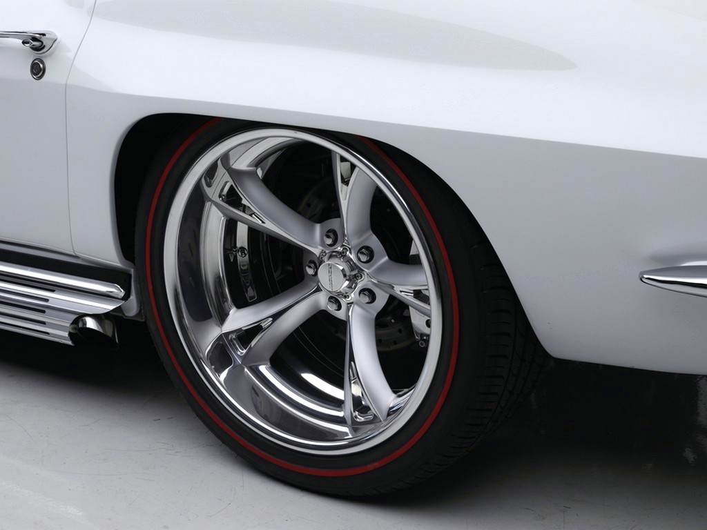 1963 Corvette Custom Split‑Window Coupe Resto‑Mod - Image 29