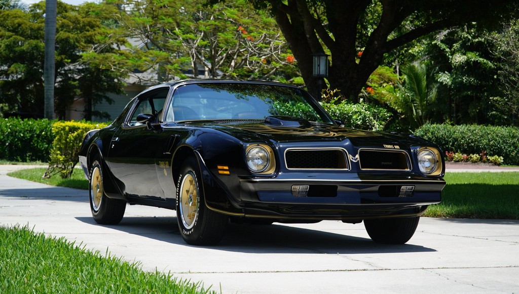 1976 Pontiac Firebird Trans Am 50th Anniversary Special Edition - Image 138