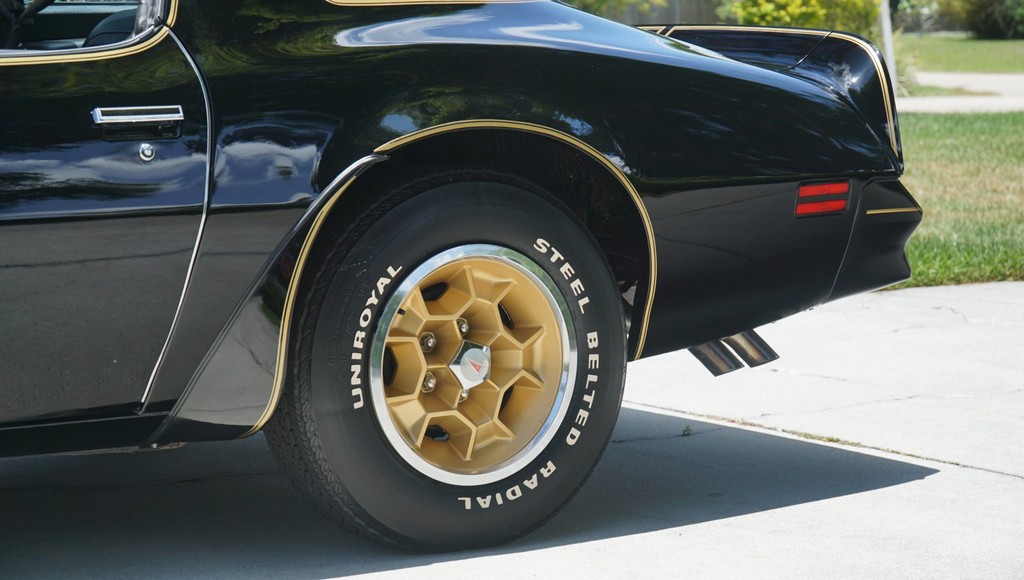 1976 Pontiac Firebird Trans Am 50th Anniversary Special Edition - Image 148