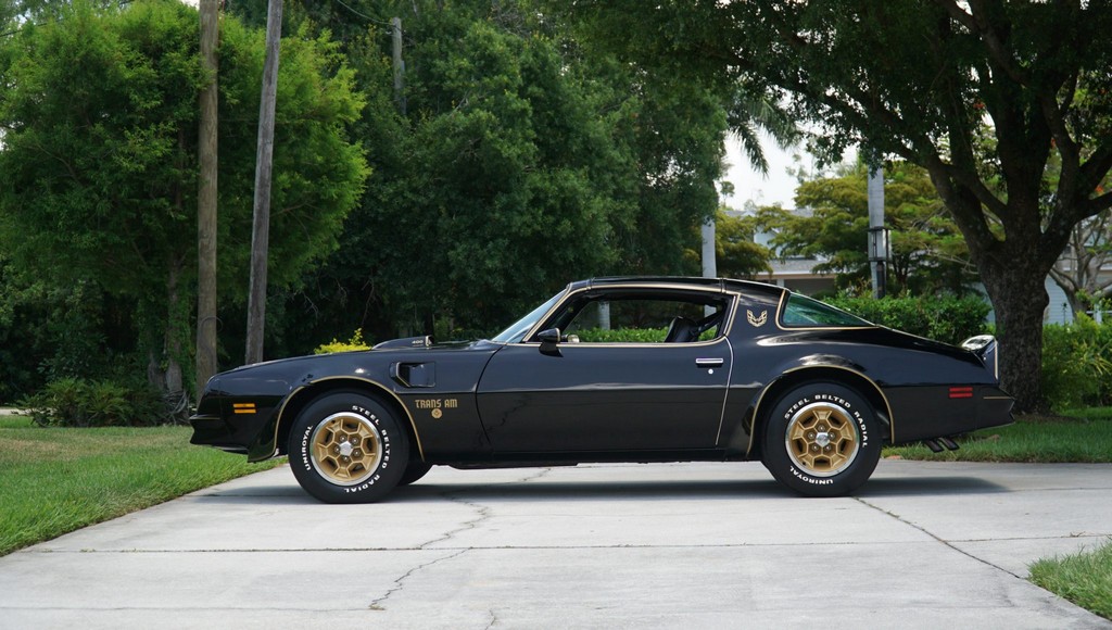 1976 Pontiac Firebird Trans Am 50th Anniversary Special Edition - Image 162
