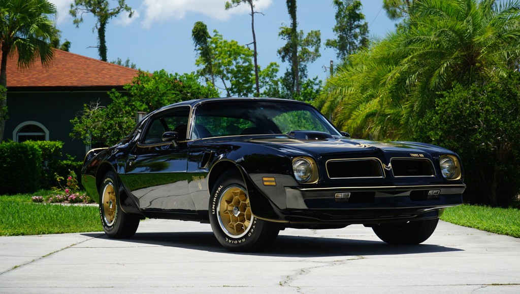 1976 Pontiac Firebird Trans Am 50th Anniversary Special Edition - Image 177