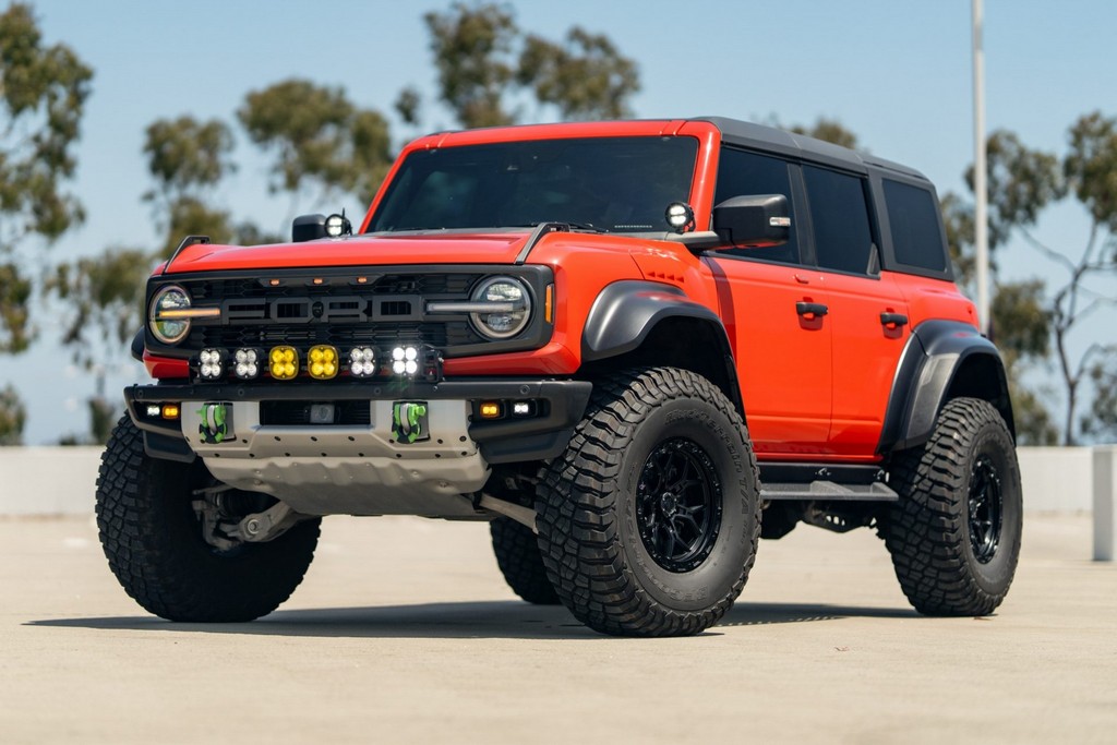 2023 Ford Bronco Raptor - Image 18