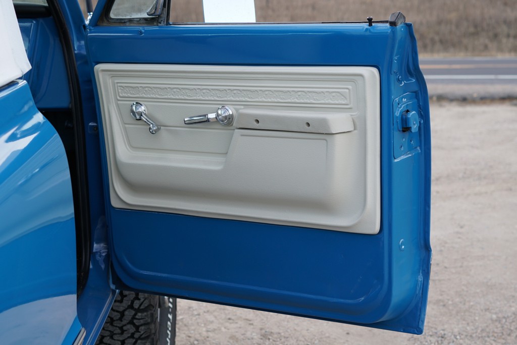 1972 Chevrolet K5 Blazer 4×4 - Image 112